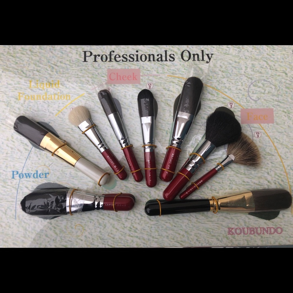 Koubundo brushes for Professional Makeup Artist